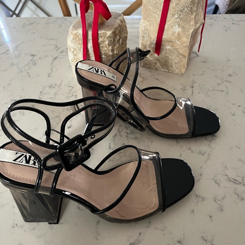 Zara  black and translucent/ clear sandal w/ block heel with buckle strap size 8